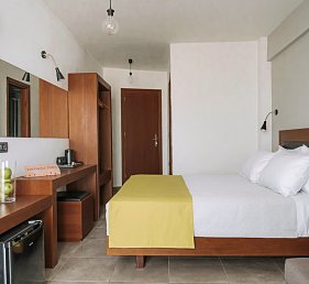 Amphitryon City Hotel