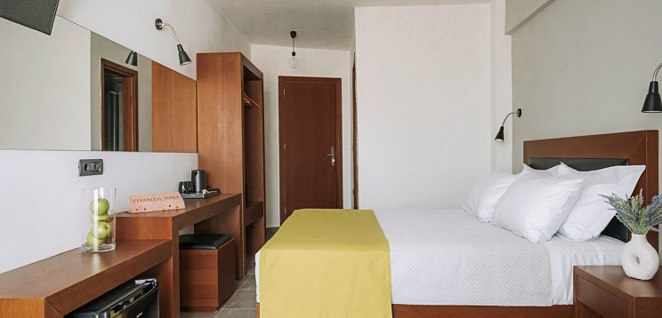 Amphitryon City Hotel