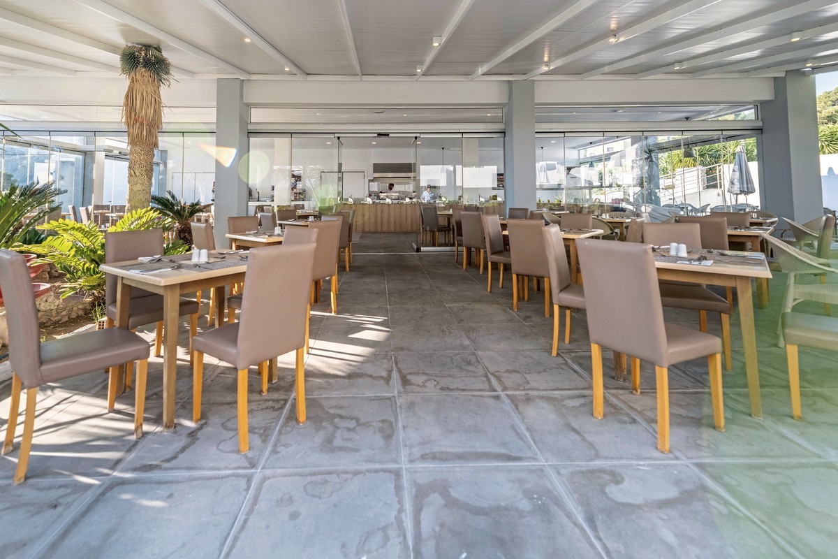 Pefkos Breeze Family Resort & Spa