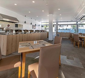 Pefkos Breeze Family Resort & Spa