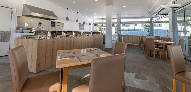 Pefkos Breeze Family Resort & Spa