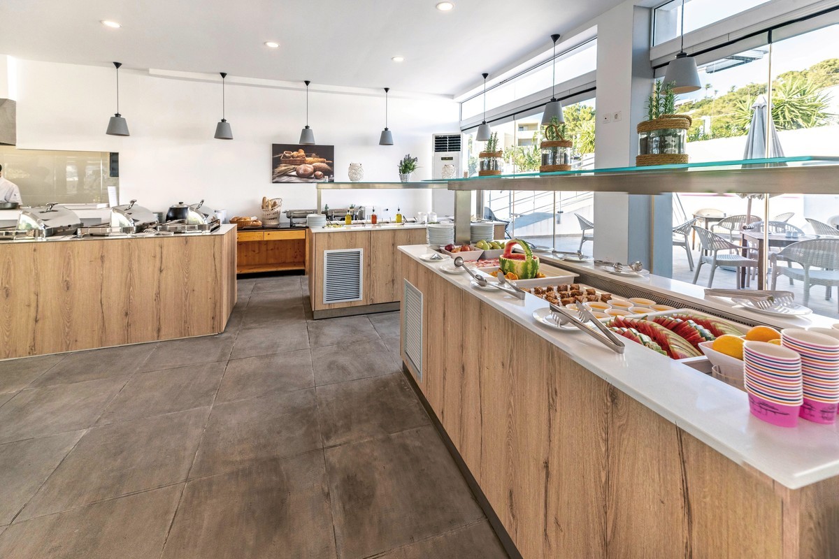 Pefkos Breeze Family Resort & Spa