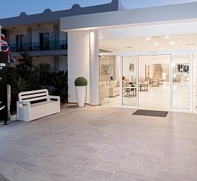 Pefkos Breeze Family Resort & Spa