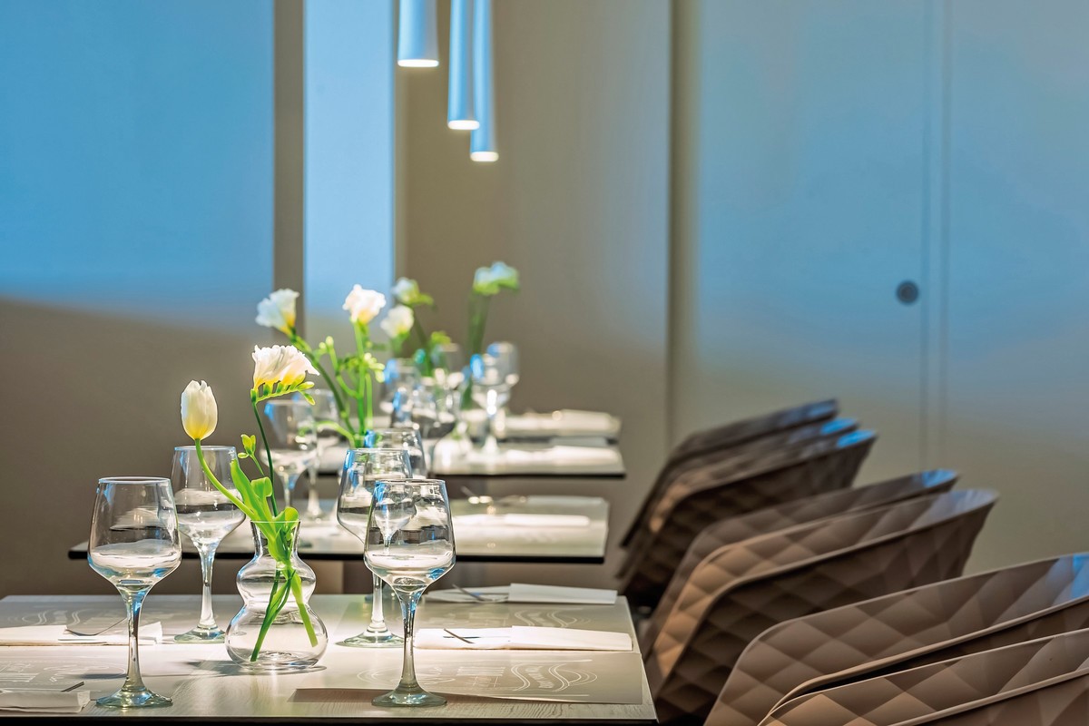 Ammon Zeus Luxury Beach Hotel