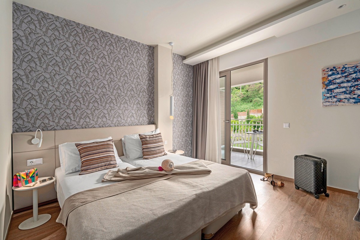 Ammon Zeus Luxury Beach Hotel