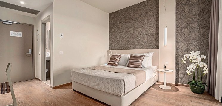 Ammon Zeus Luxury Beach Hotel