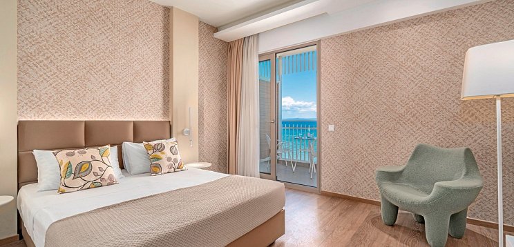 Ammon Zeus Luxury Beach Hotel