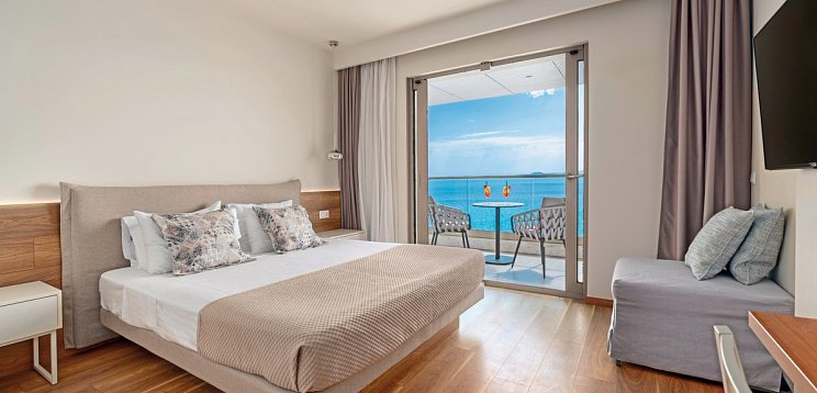 Ammon Zeus Luxury Beach Hotel