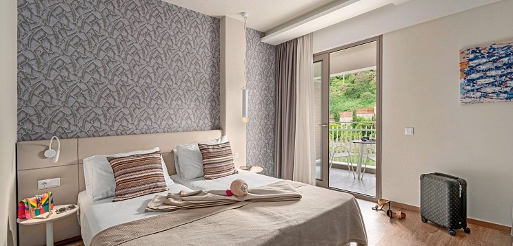 Ammon Zeus Luxury Beach Hotel