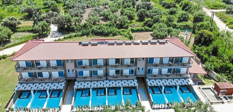 Royal Hotel and Suites