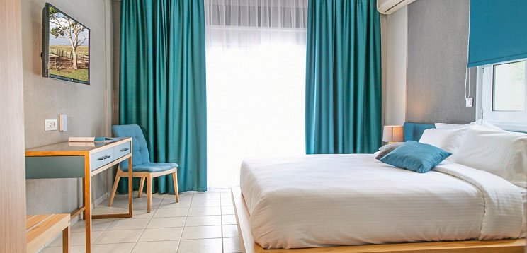 Royal Hotel and Suites