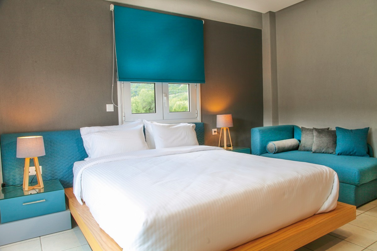 Royal Hotel and Suites