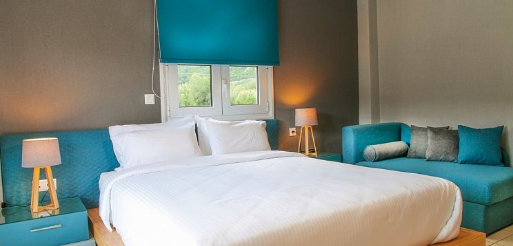 Royal Hotel and Suites