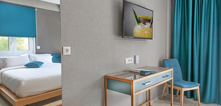 Royal Hotel and Suites