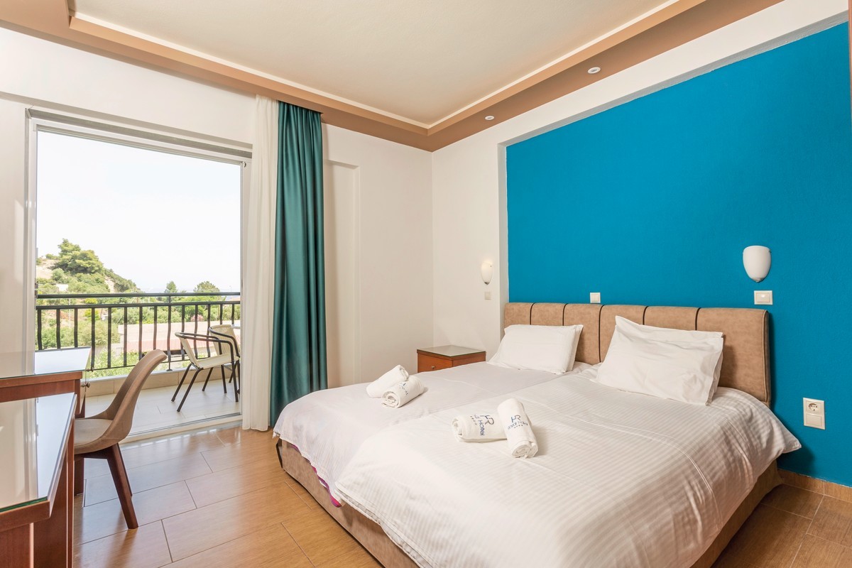 Royal Hotel and Suites