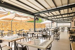 Royal Hotel and Suites