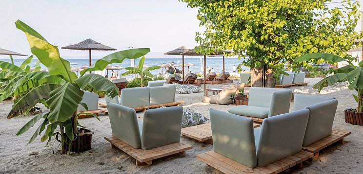 Royal Hotel and Suites