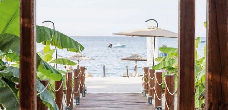 Royal Hotel and Suites