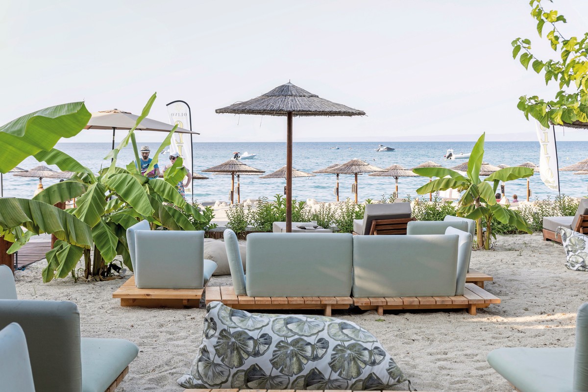 Royal Hotel and Suites