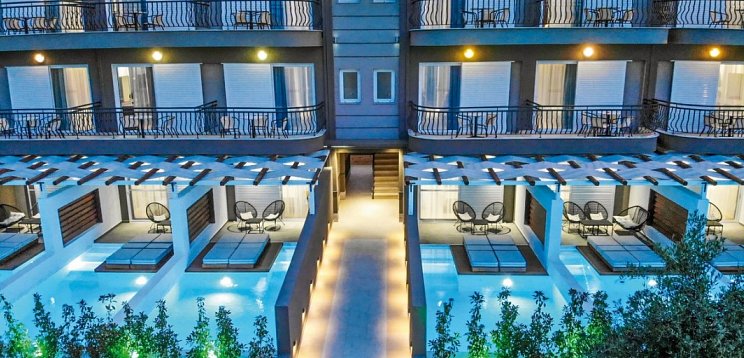 Royal Hotel and Suites