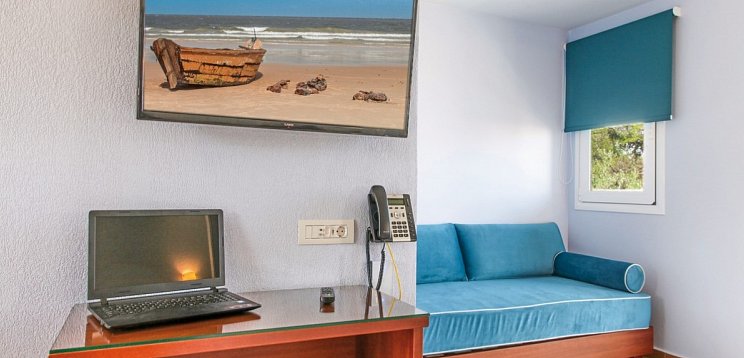 Royal Hotel and Suites