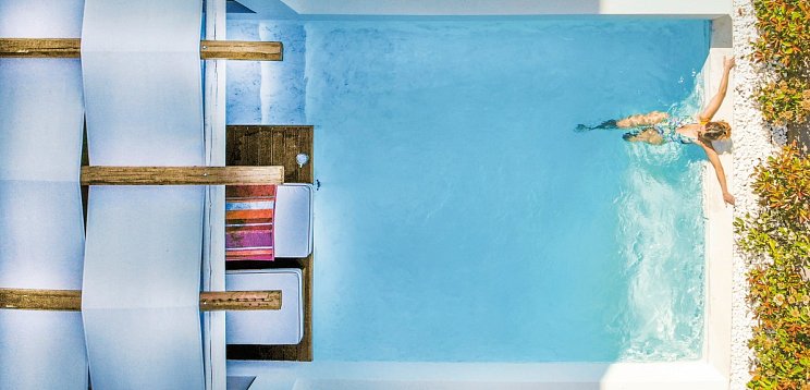 Royal Hotel and Suites