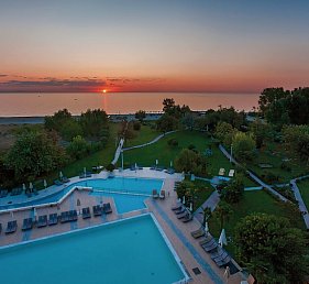 Olympian Bay Grand Resort