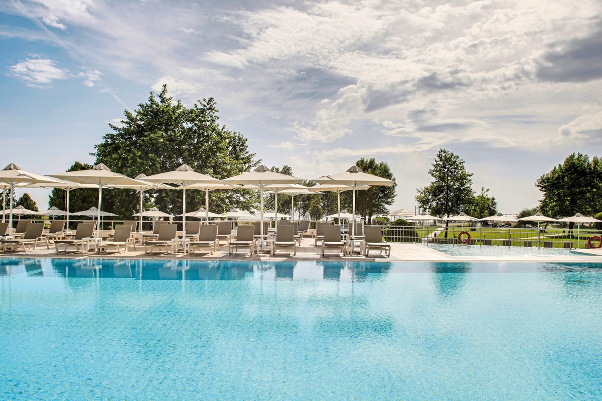 Olympian Bay Grand Resort