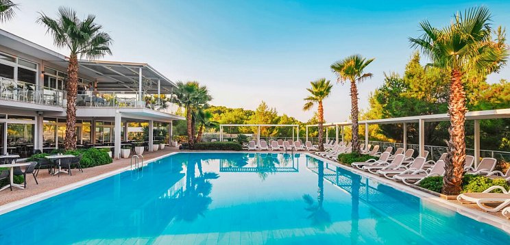 Gava Waterman Milna Resort