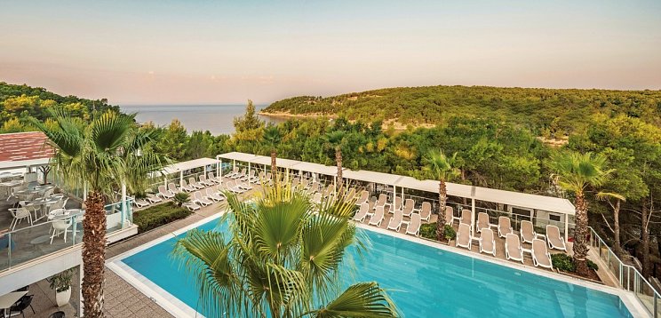 Gava Waterman Milna Resort