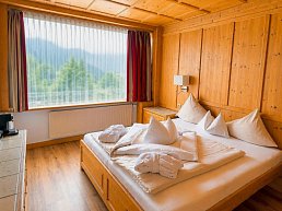 Wohnbeispiel Doppelzimmer Alpenrose (Zimmercodierung DG1)