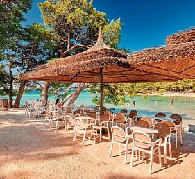 Pine Beach Pakostane