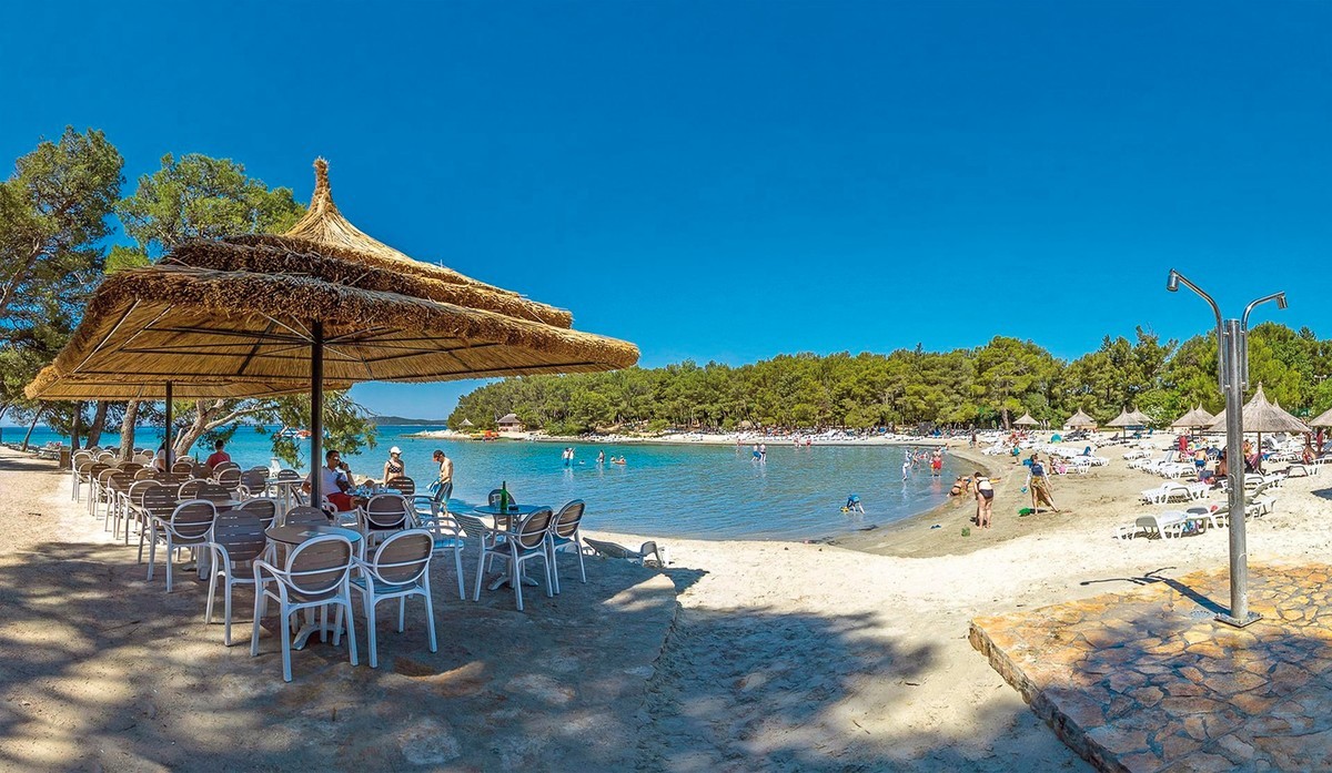 Pine Beach Pakostane