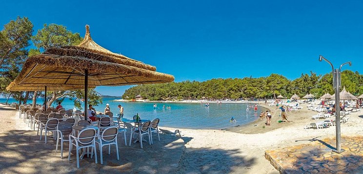Pine Beach Pakostane