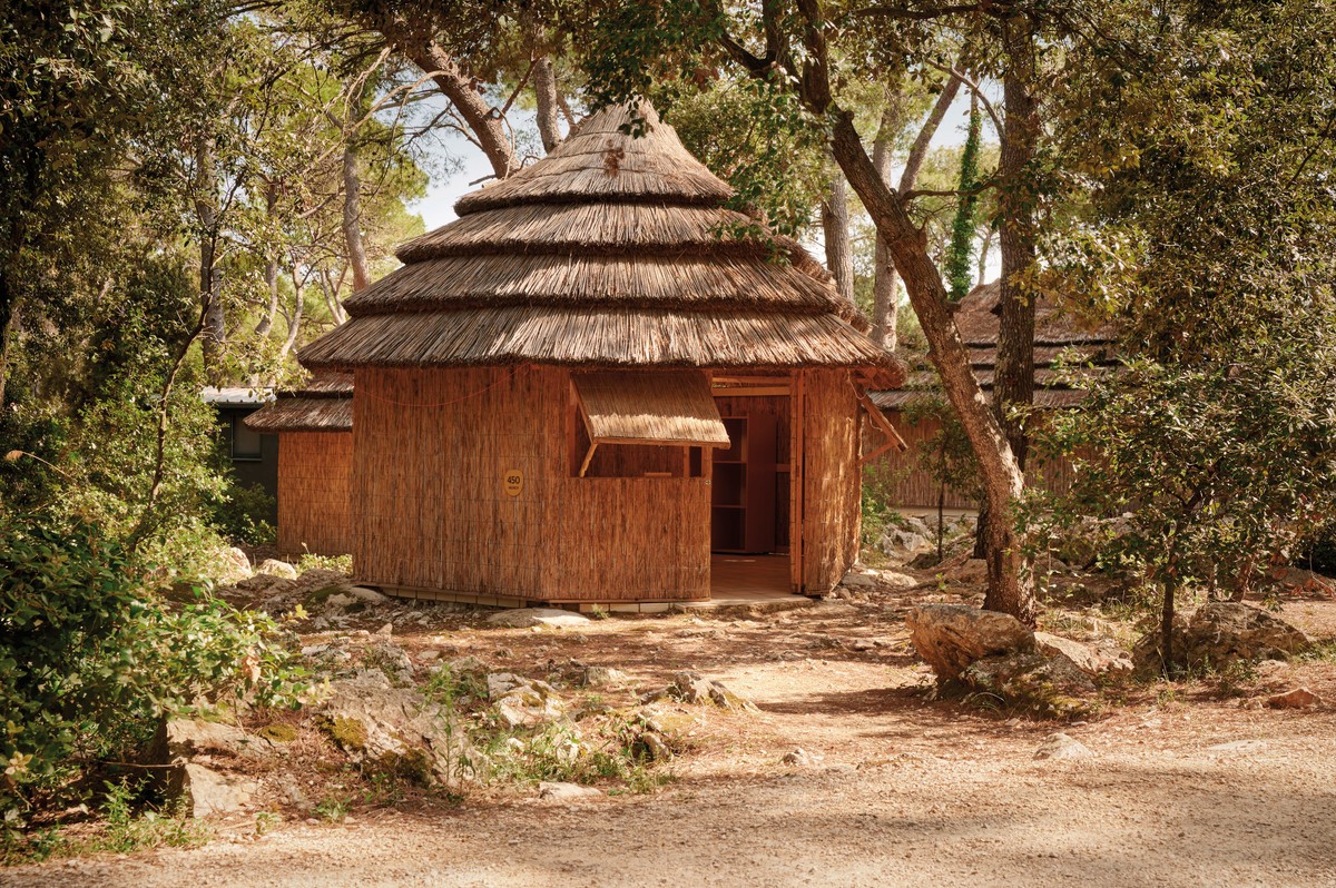Pine Beach Pakostane