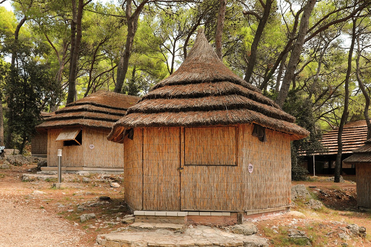 Pine Beach Pakostane