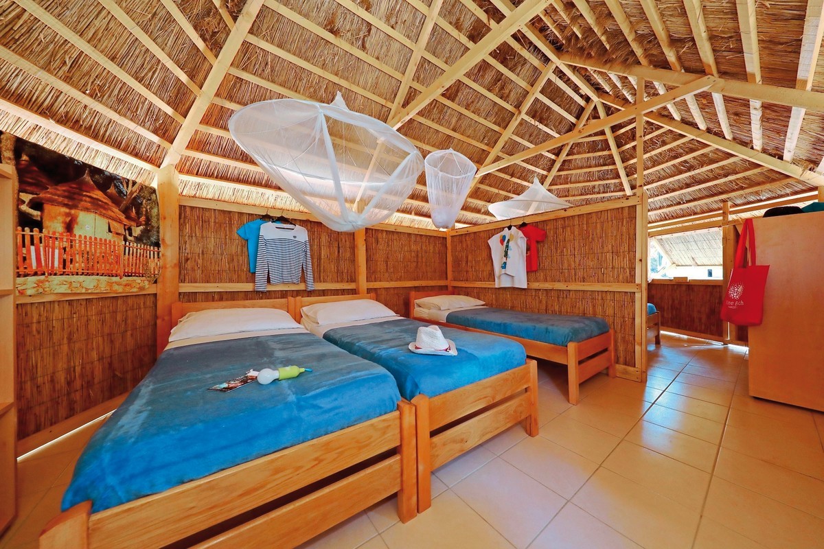 Pine Beach Pakostane