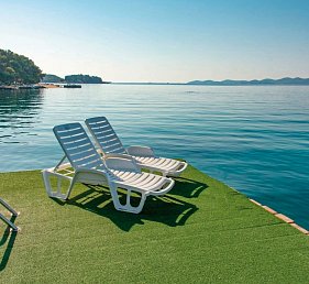 Pine Beach Pakostane
