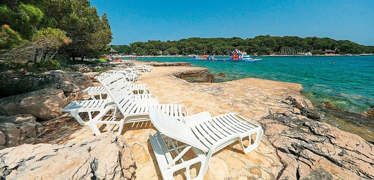 Pine Beach Pakostane