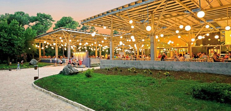 Pine Beach Pakostane