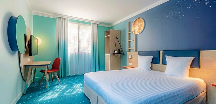 Grand Magic Hotel