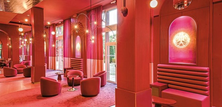 Grand Magic Hotel