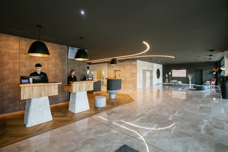 ARCOTEL Nike