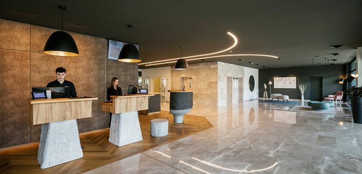 ARCOTEL Nike