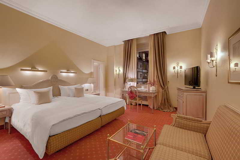 Hotel Excelsior by Geisel