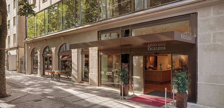 Hotel Excelsior by Geisel