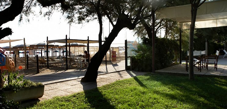 Alexandra Plaza Hotel