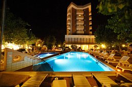 Alexandra Plaza Hotel