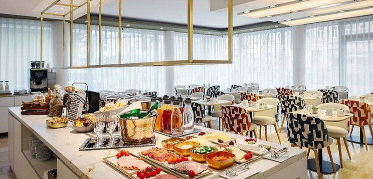 Eurostars Embassy