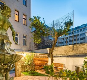 Best Western Plus Celebrity Suites